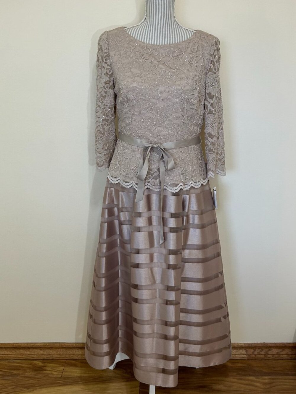 Alex Evenings Davids Bridal Midi Dress with Sash Champagne Size 10